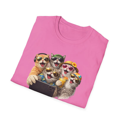 SELFIE TIME - CAT STYLE - Unisex Softstyle T-Shirt