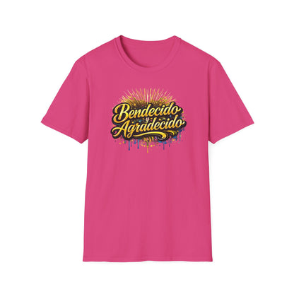 BENDICIDO Y AGRADECIDO - Unisex Soft Style T-Shirt
