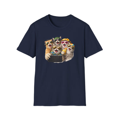 SELFIE TIME - CAT STYLE - Unisex Softstyle T-Shirt