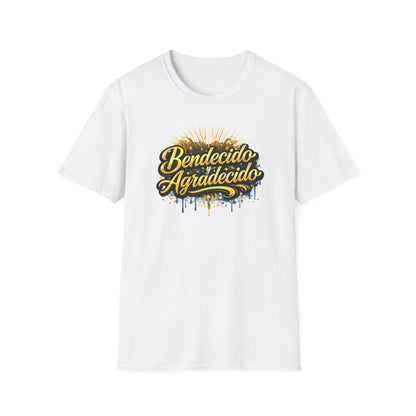 BENDICIDO Y AGRADECIDO - Unisex Soft Style T-Shirt