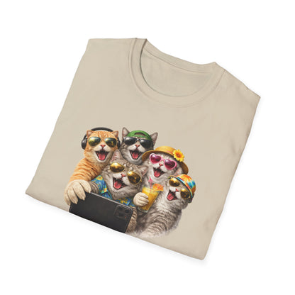 SELFIE TIME - CAT STYLE - Unisex Softstyle T-Shirt