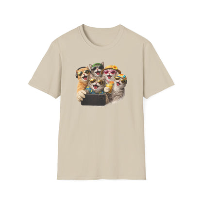 SELFIE TIME - CAT STYLE - Unisex Softstyle T-Shirt