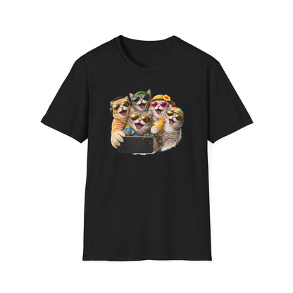 SELFIE TIME - CAT STYLE - Unisex Softstyle T-Shirt
